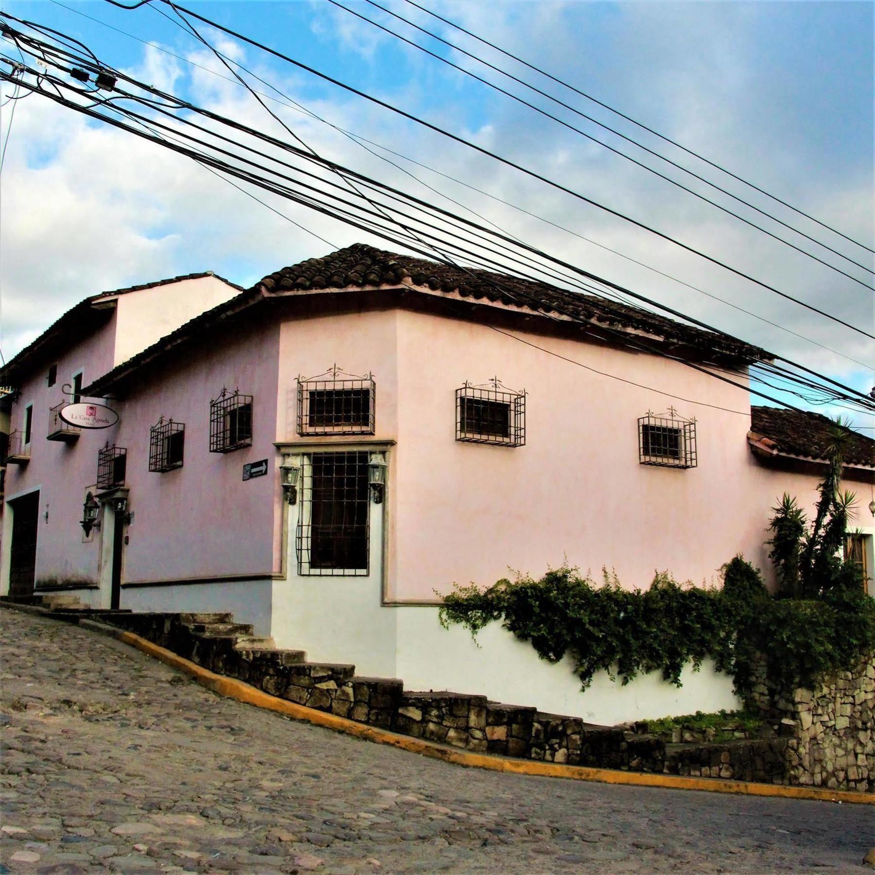 La Casa Rosada Bed & Breakfast Copan Ruinas Exterior photo